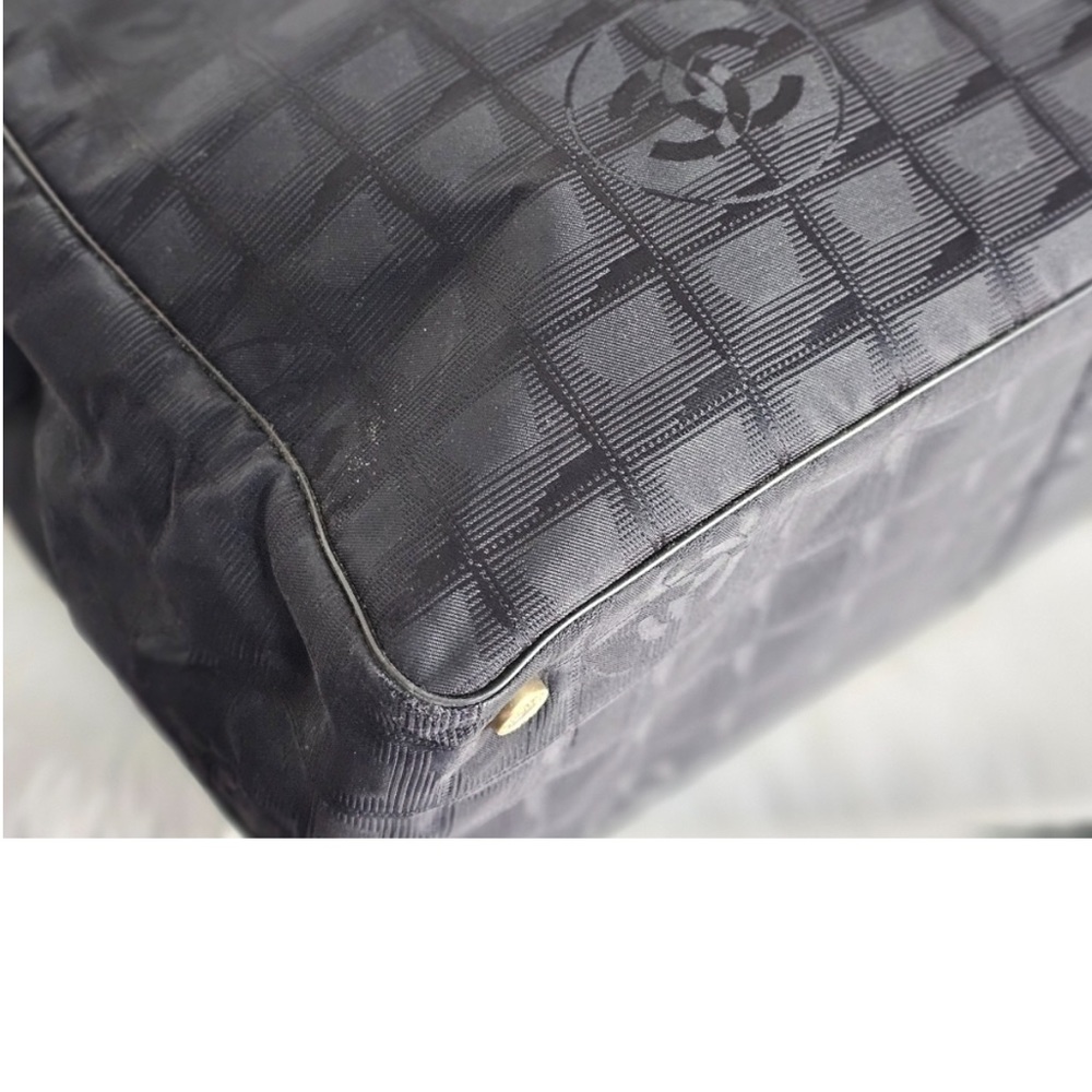Euc Chanel Nylon Tote - image 8